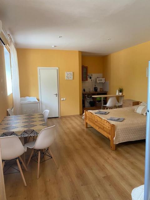 Kuru Guest House ภายนอก รูปภาพ